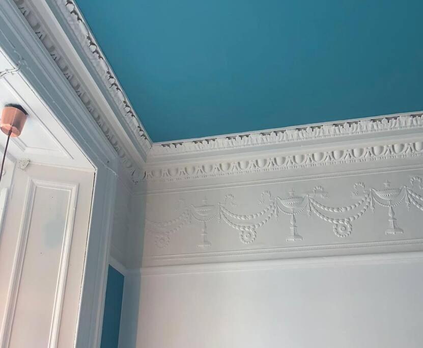 The Kingsview Townhouse - Boutique Hostel Единбург Екстериор снимка