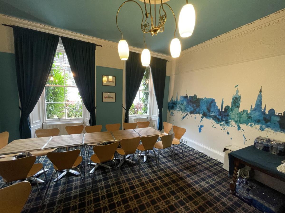The Kingsview Townhouse - Boutique Hostel Единбург Екстериор снимка