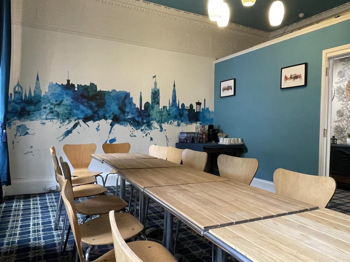 The Kingsview Townhouse - Boutique Hostel Единбург Екстериор снимка