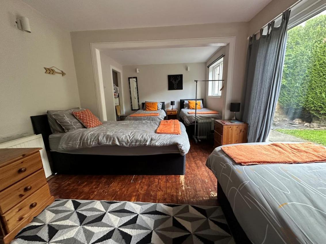 The Kingsview Townhouse - Boutique Hostel Единбург Екстериор снимка